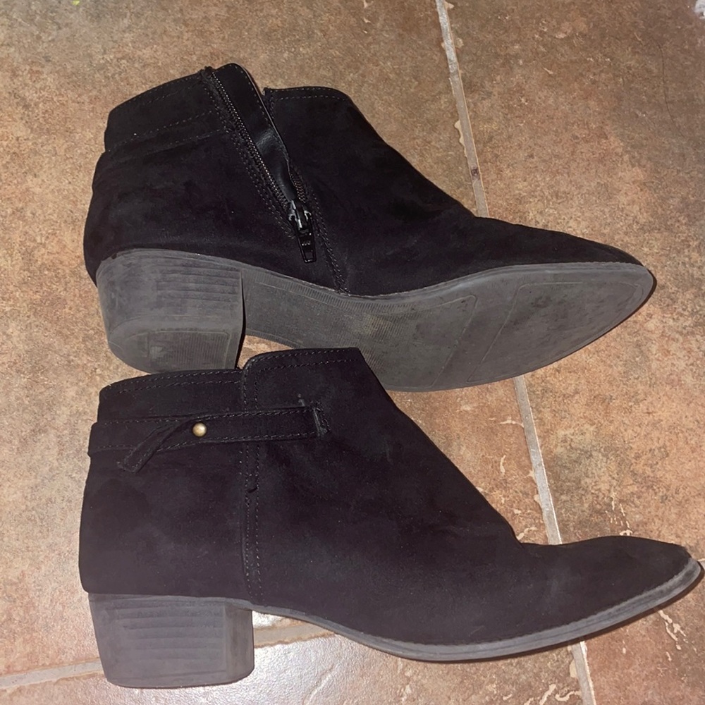 Old Navy women black ankle boots -size 8